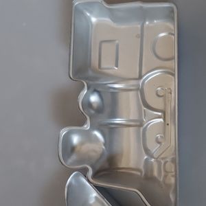 2-piece Train 3D Choo Choo Pan